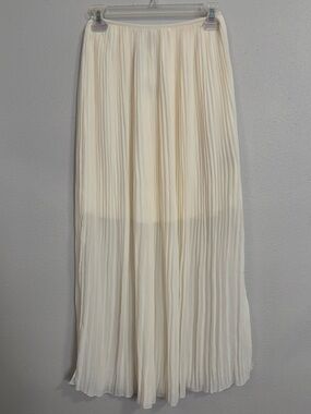 H&M NWT Pleated Cream Maxi Skirt